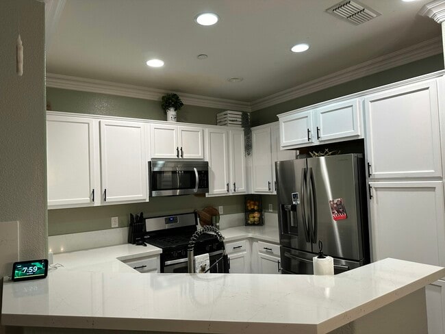 Building Photo - 203 Dante Cir