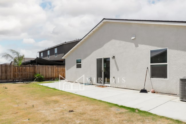 Building Photo - 5917 Vespucci Ave