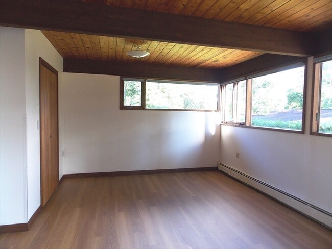 Building Photo - 150 2nd Rd