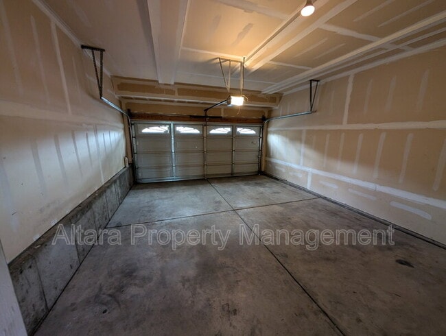 Building Photo - 4848 Iron Horse Villas Point