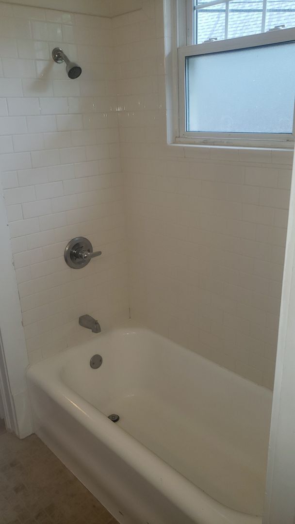 Building Photo - Darling 2br/1ba in Five Points. Apartment unit in historic home. Available 7/15!