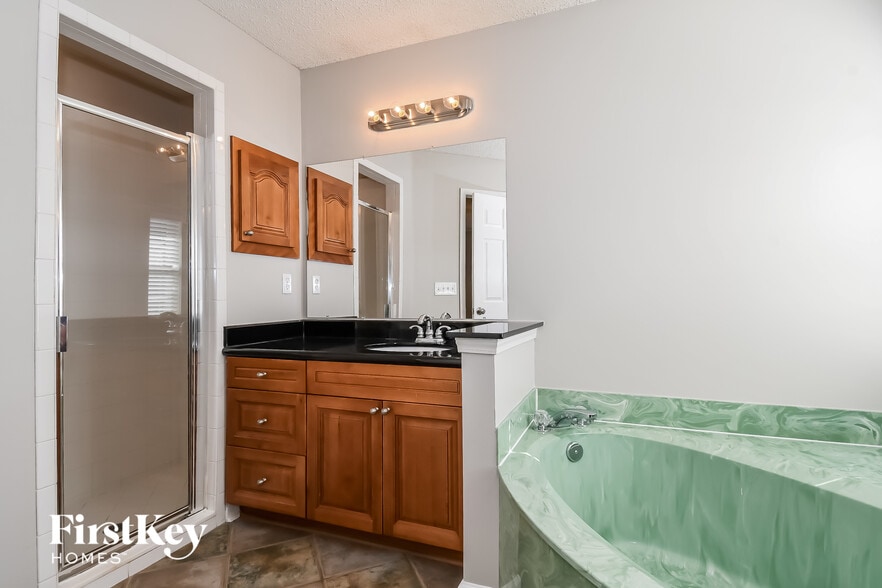 Building Photo - 2985 Chase Ridge Dr