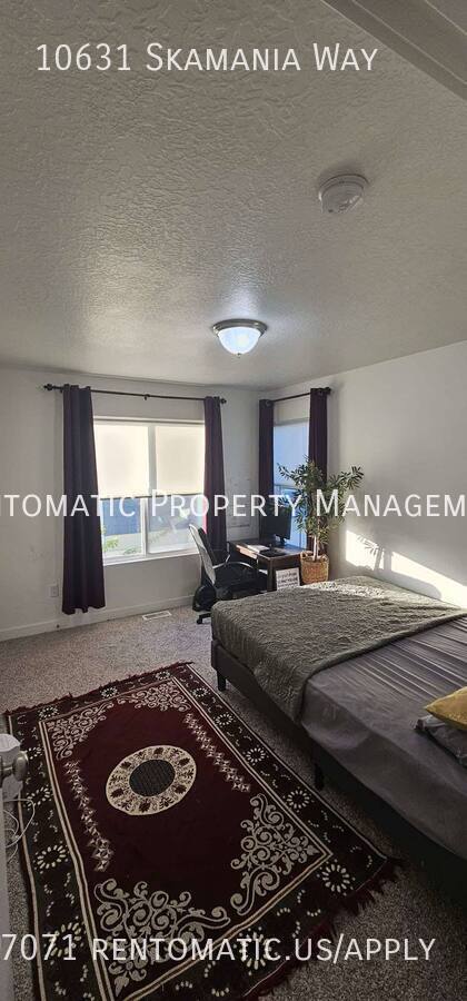 Building Photo - 10631 Skamania Wy
