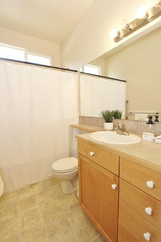 Building Photo - Your New Home Awaits in Bolder Creek! 4bed...