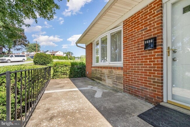 Building Photo - Renovated Rancher for rent in Rosedale!