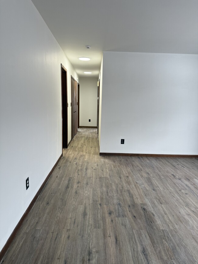 Building Photo - 6727 Parkland