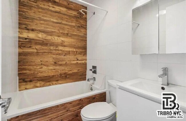 Building Photo - 3 bedroom in Brooklyn NY 11217