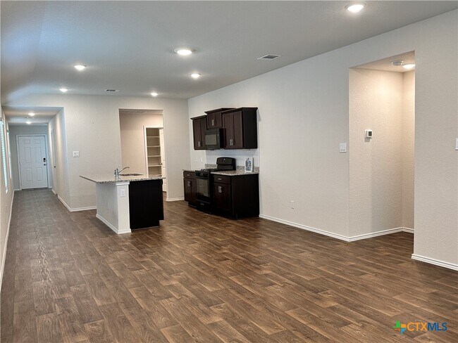 Building Photo - 101 Calgary Ln