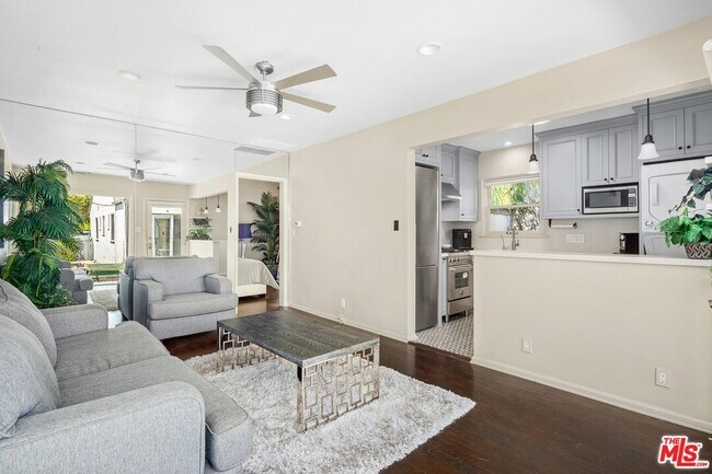 Building Photo - 449 Westbourne Dr