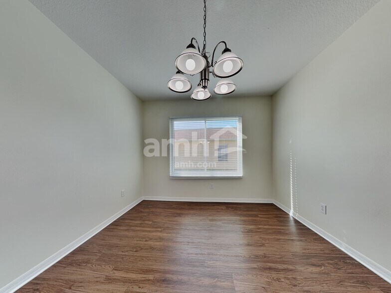 Building Photo - 9848 Edmonton Dr