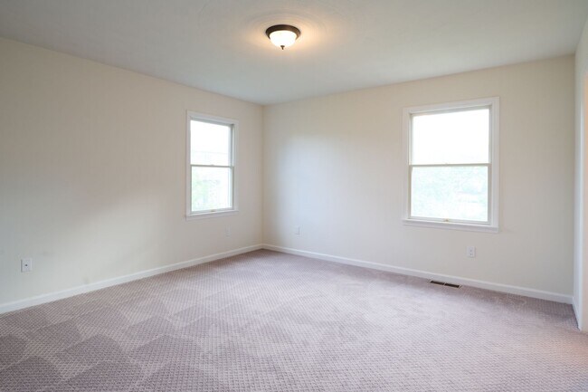 Building Photo - 3017 Fairchild Ln