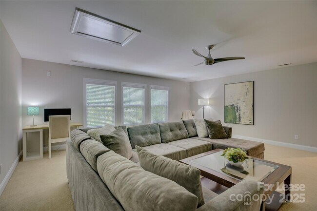 Building Photo - 9810 Daufuskie Dr