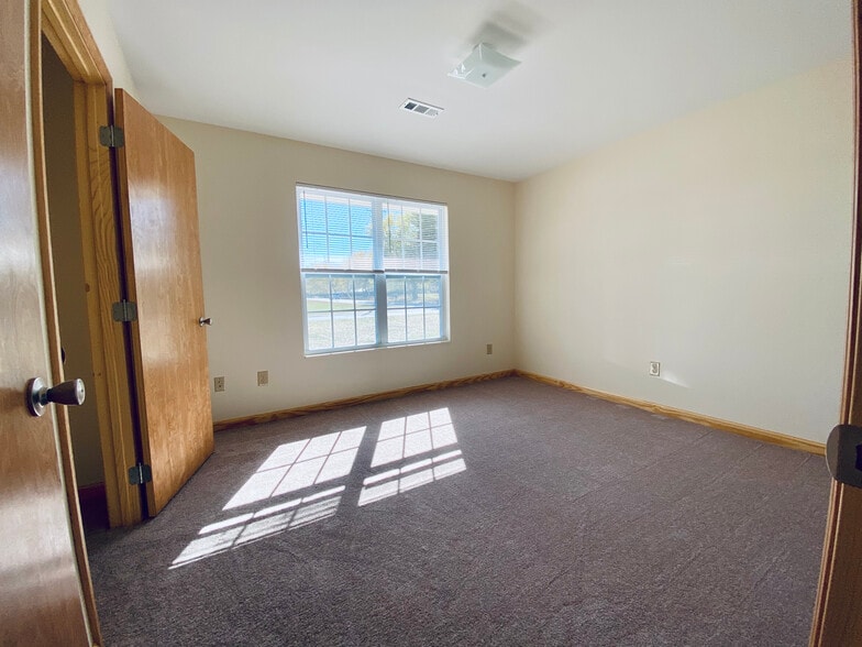 Building Photo - 46 Sunshine Ln