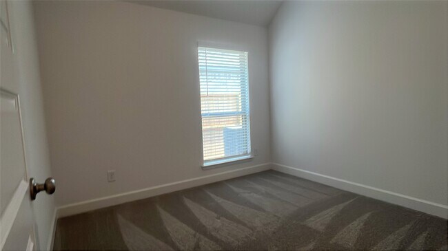 Building Photo - 27114 Cutleaf Daisy Ct