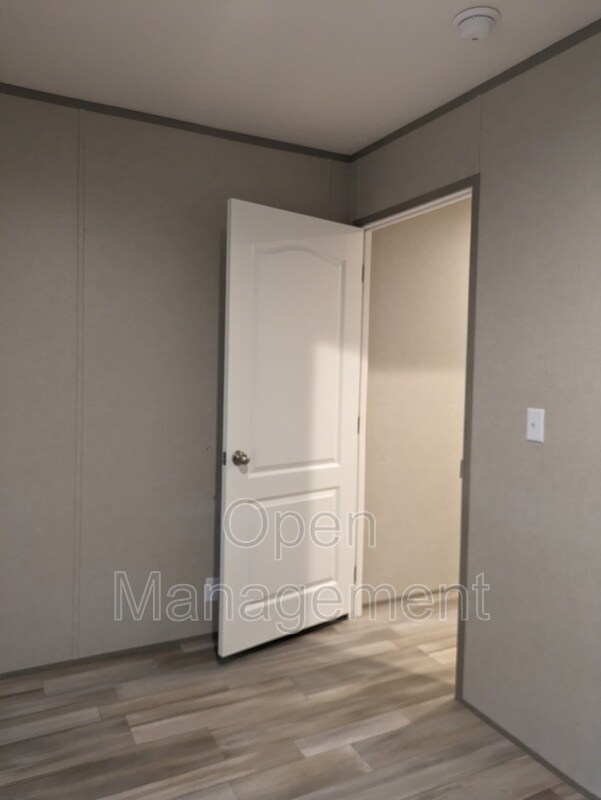 Building Photo - 4950 W Farm Rd 156