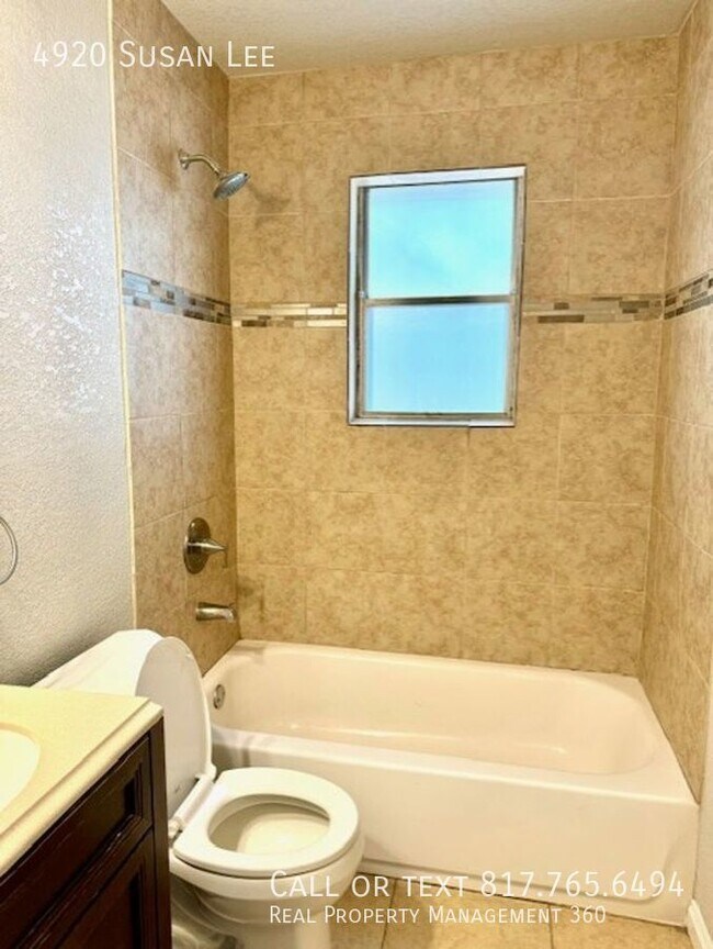 Building Photo - 4920 Susan Lee Ln