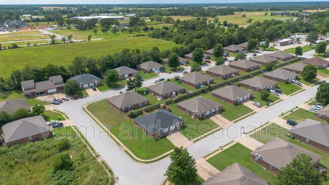 Building Photo - 256 Graystone Cir