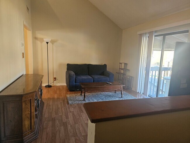 Building Photo - Courtyard II