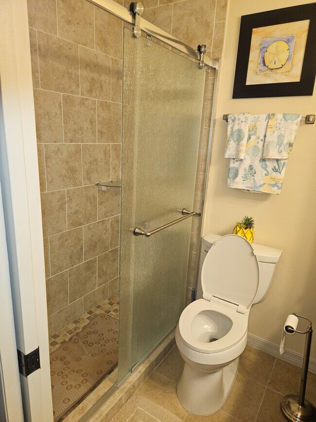 Building Photo - 2740 Golf Course Dr