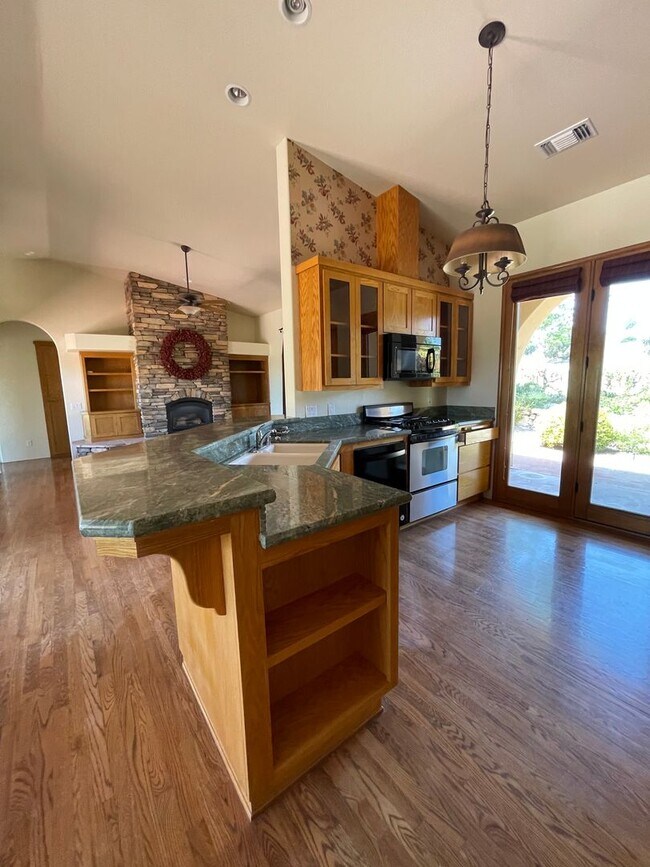 Building Photo - Gorgeous Wine Country 3 Bedroom 2 Bath Sin...