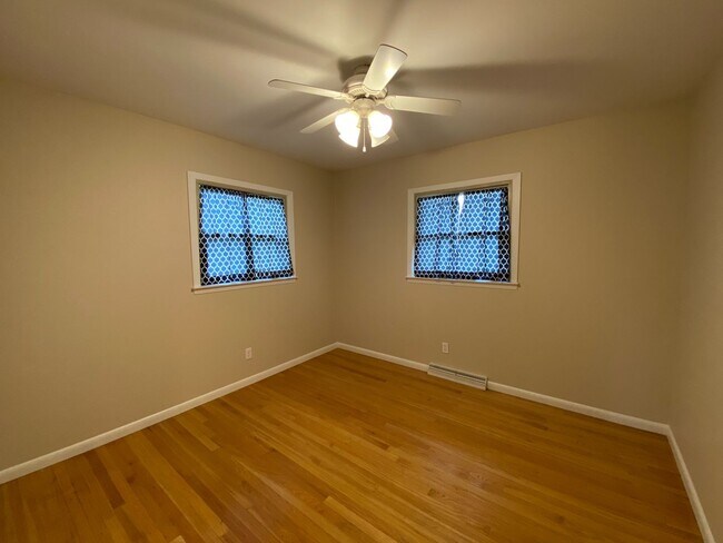 Building Photo - Available Aug 7th, 2026!