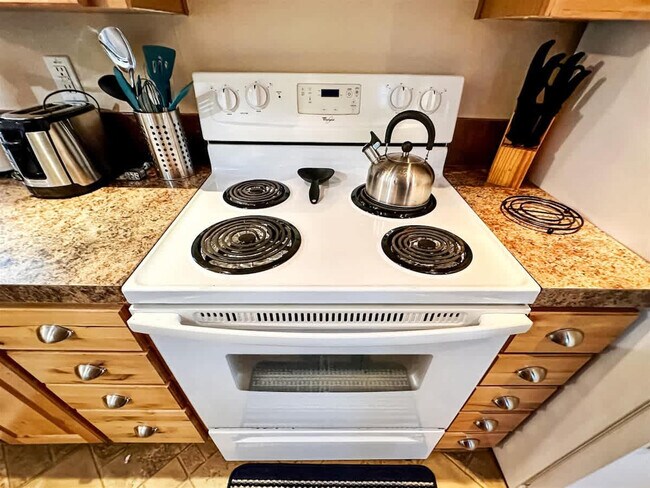 Building Photo - 218 Ironwood Dr