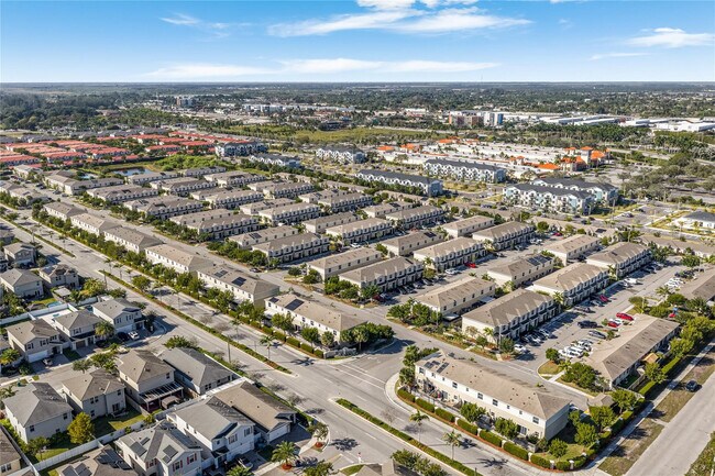 Building Photo - 561 NE 5th Terrace