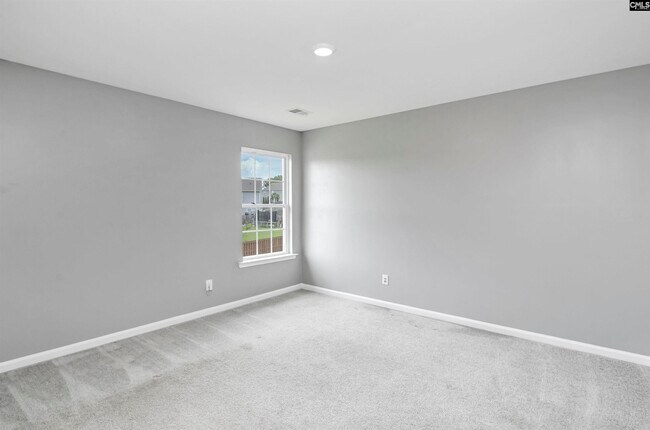 Building Photo - 414 Tulip Way