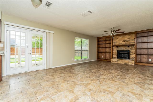 Building Photo - 2437 Channing Dr