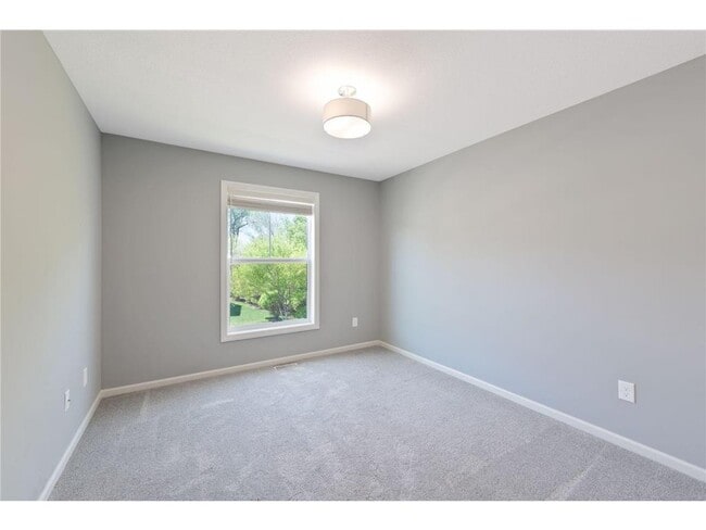 Building Photo - 10829 S Shore Dr