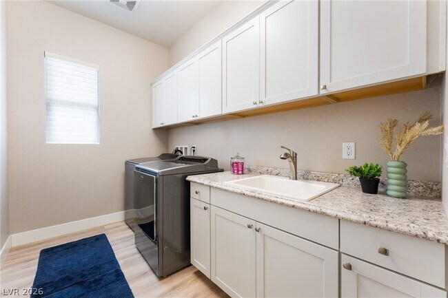 Building Photo - 12047 Attiva Ave
