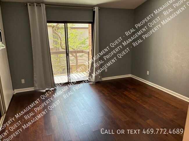 Building Photo - 3948 Buena Vista St