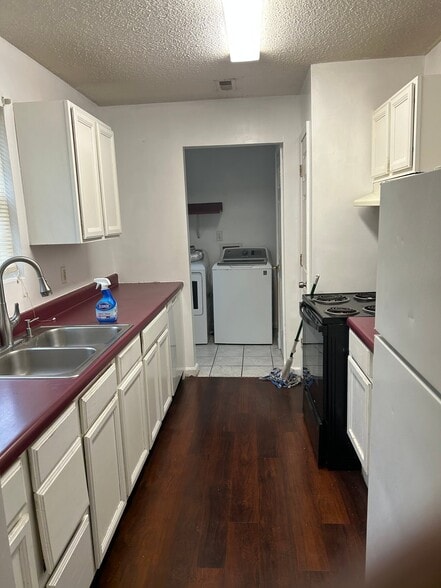 Building Photo - 3103 Ross Ave