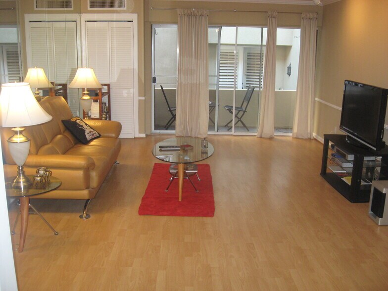 Living room - 11750 W Sunset Blvd