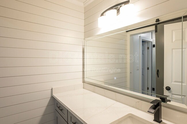 Building Photo - 1540 Hampton Hollow Dr