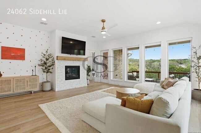 Building Photo - 24062 Sidehill Lie