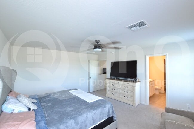 Building Photo - 17901 N Vera Cruz Ave