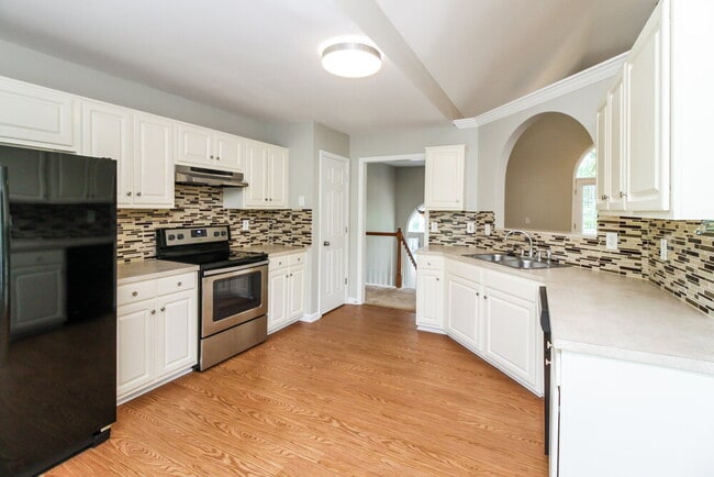 Building Photo - 5981 Tate Dr