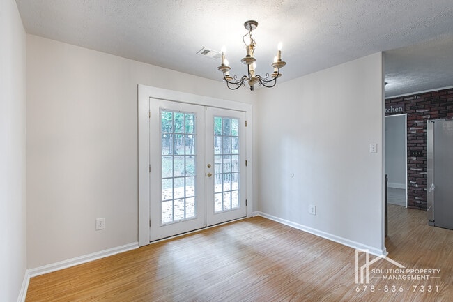 Building Photo - 1006 Hampton Ct NW