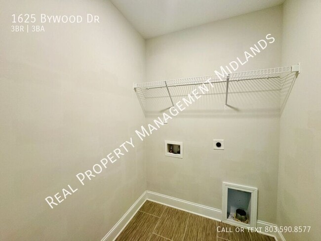 Building Photo - 1625 Bywood Dr