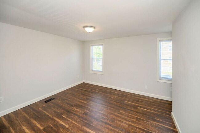 Building Photo - 610 Shepherd St