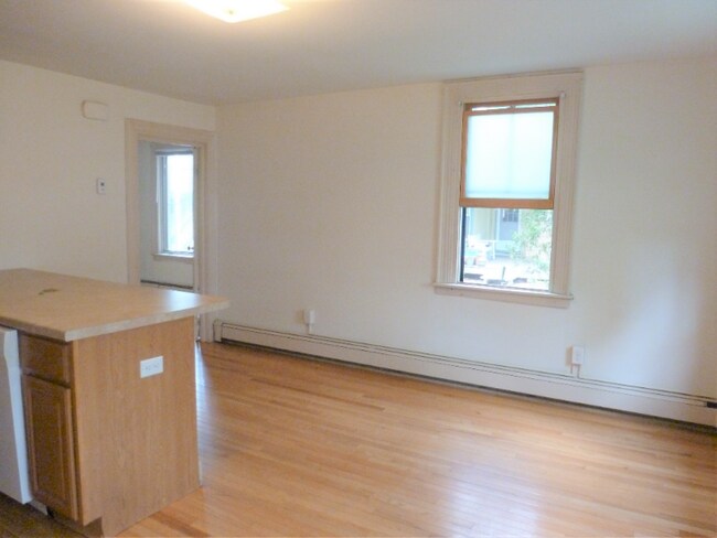 Building Photo - 97 N Winooski Ave
