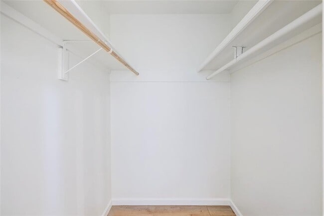 Building Photo - 8835 Tallwood Dr