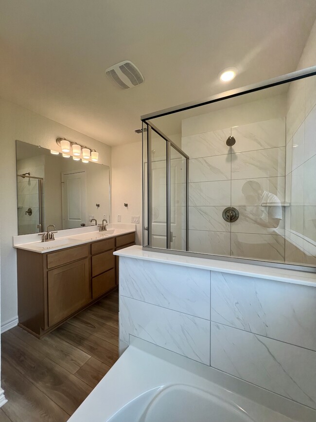 Building Photo - 14839 Vance Jackson Rd