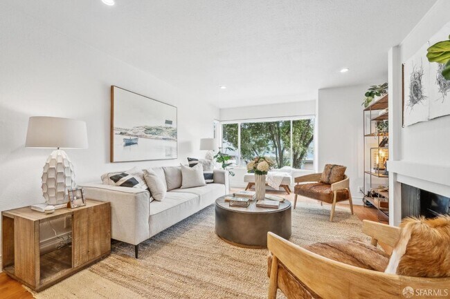 Living room - 5320 Diamond Heights Blvd