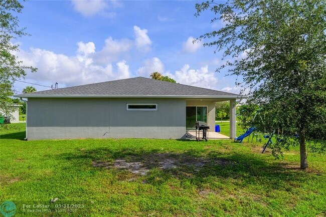 Building Photo - 1292 SW Lawndale Ave