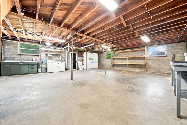 Building Photo - 4029 6th St Dr NW