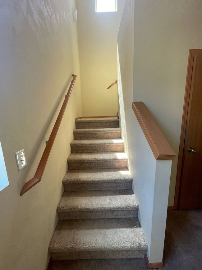 Building Photo - Spacious and Modern 4-Bedroom Home in Everett