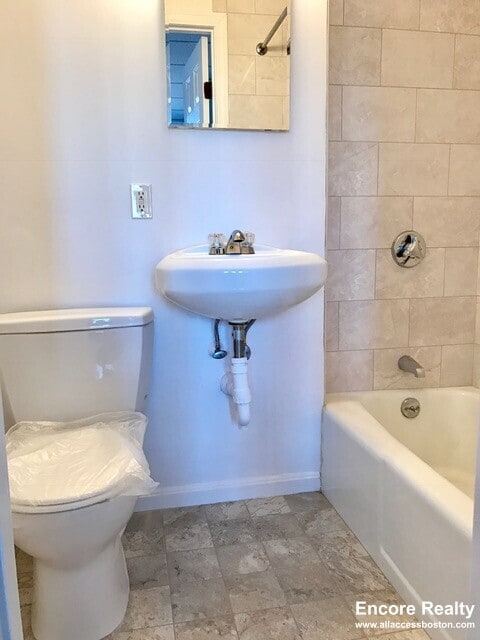 Building Photo - 272 Newbury St