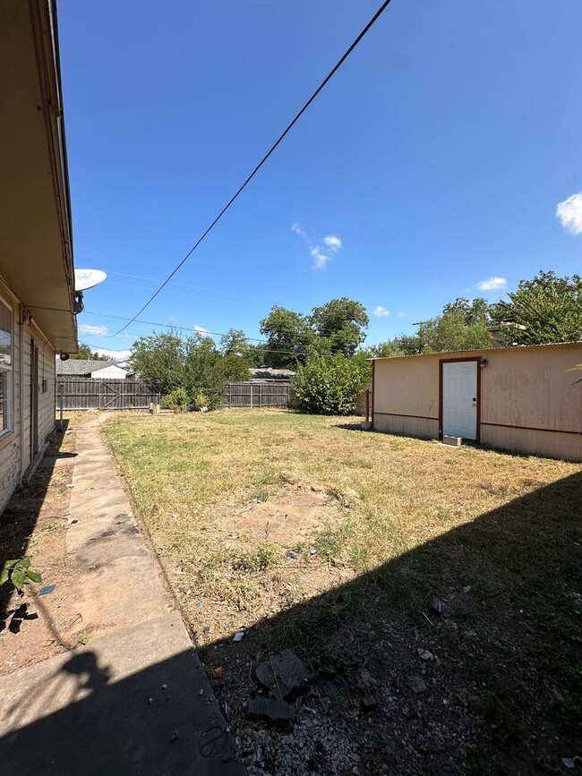 Building Photo - COMING SOON - Large 4 Bedroom Santa Rita H...